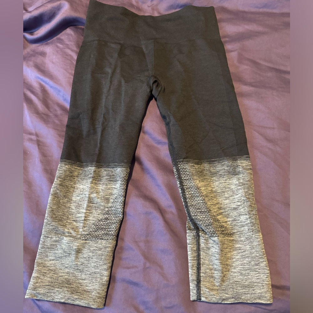 Lululenon calf length legging’s